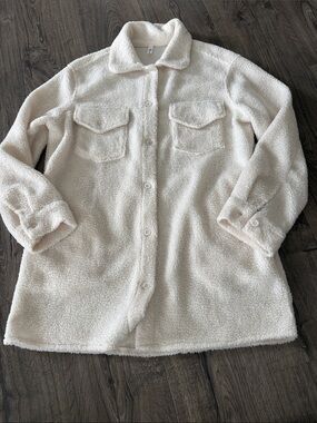 Sherpa Shacket with pockets & button down OS